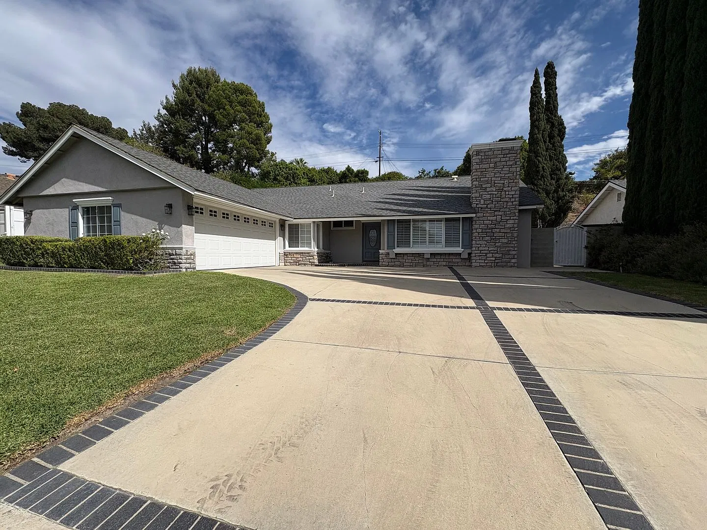 Highly desirable - Charming 4BR/2BA Granada Hills Home North of Rinaldi — Photo 4