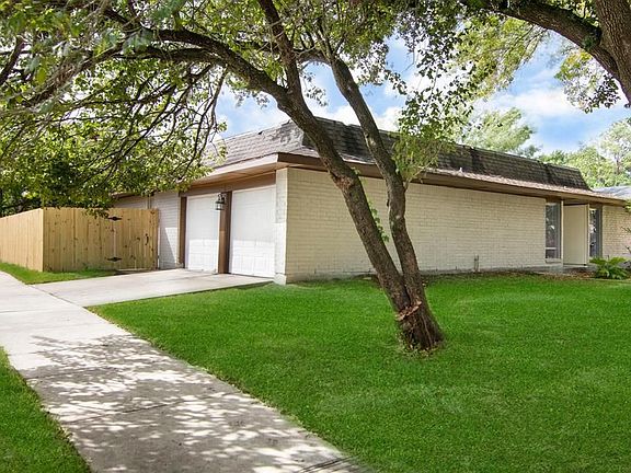 2nd image of 866 Voyager Dr