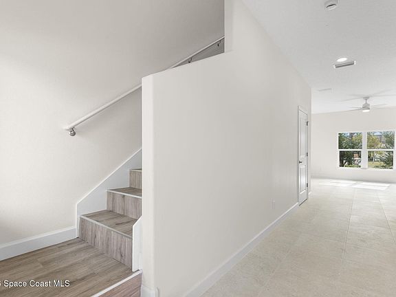 2nd image of 197 Dayton Blvd #1