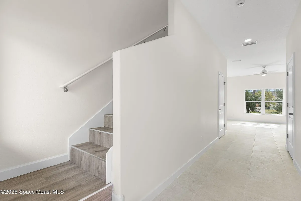 Building Photo - 197 Dayton Blvd #1