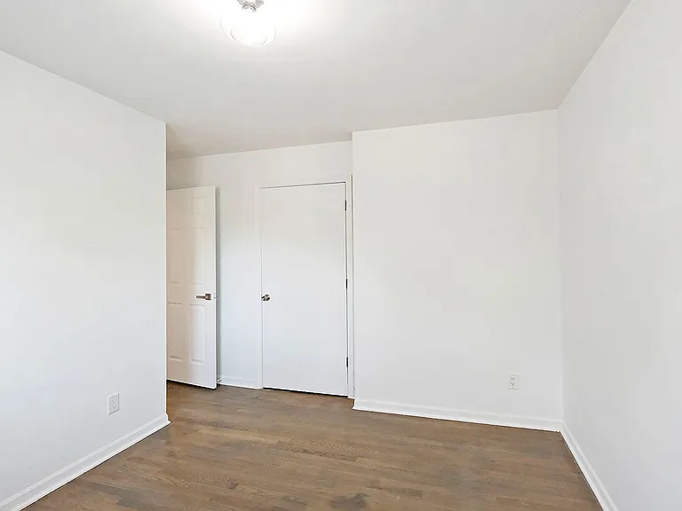 209 Greentree Park — Photo 16