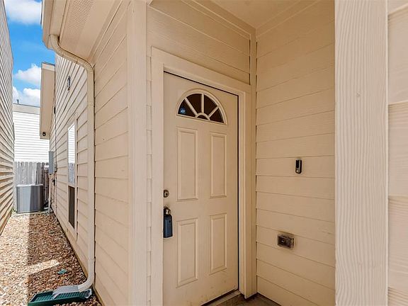 4th image of 6038 Wesley Manor Ct
