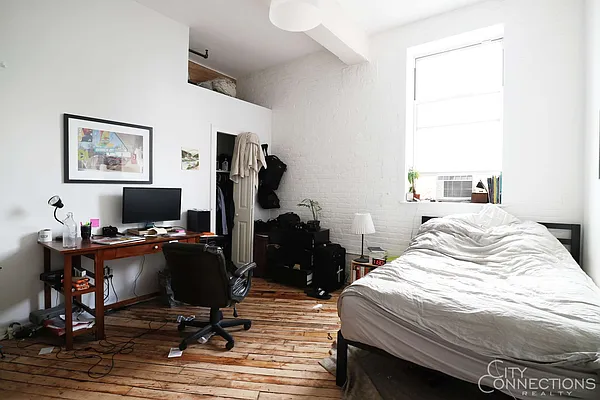 Rented by City Connections Realty | media 25