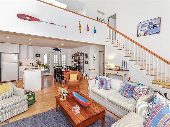 3rd image of 50214 Calla Ave