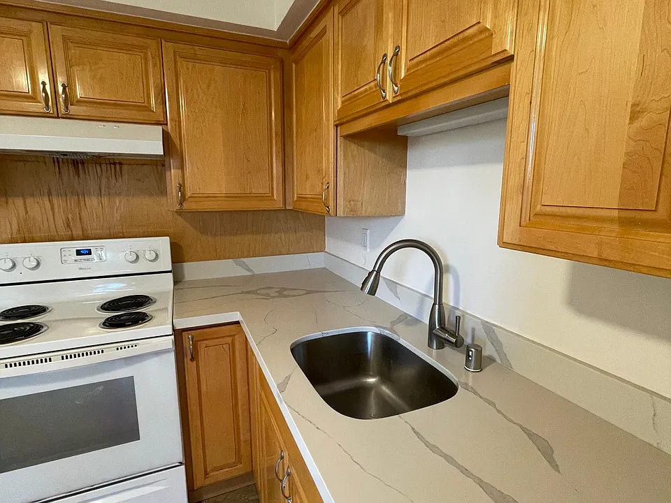 1305 W Campbell Ave #7