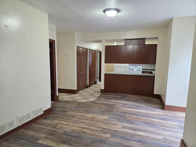 2516 Lyndale Ave N #1 — Photo 6