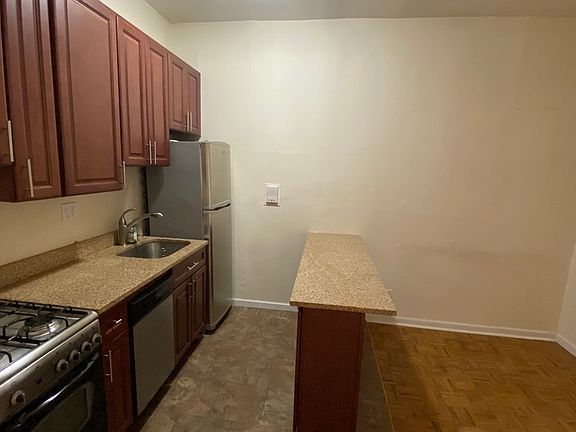 5th image of 450 W 58th St APT 1G