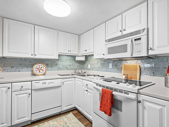 4th image of 7601 N Ocean Blvd. #7D