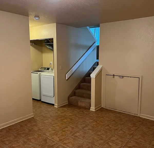 489 N Raynolds Ave — Photo 7