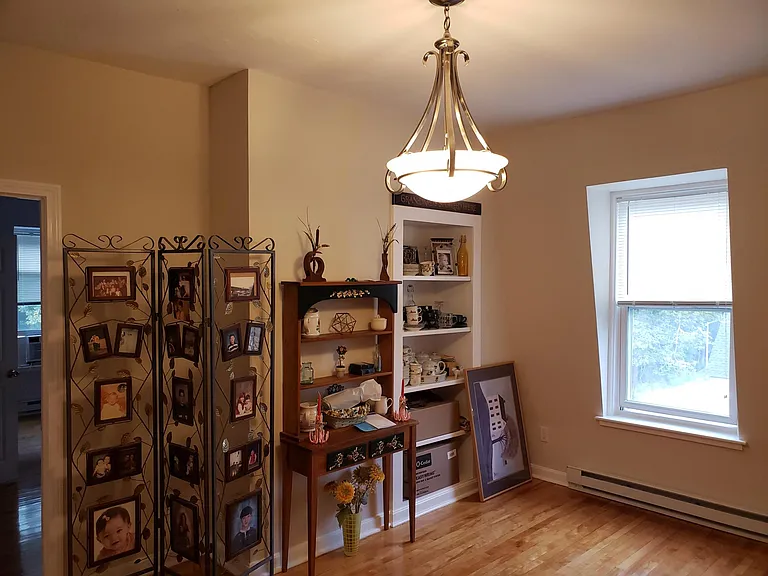 Dining room/office area