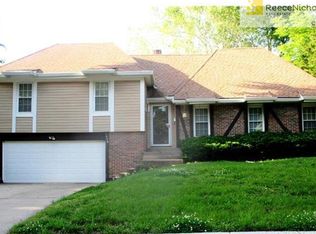 1506 SW White Ridge Dr, Lees Summit, MO 64081