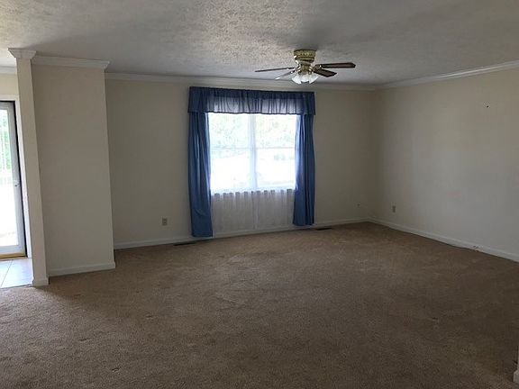 3rd image of 898 Juniper Ct
