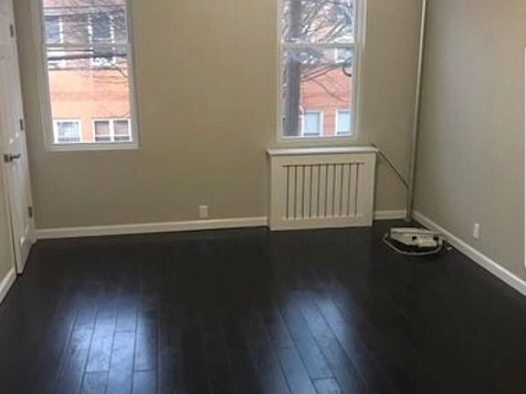 4th image of 554 Woodward Ave