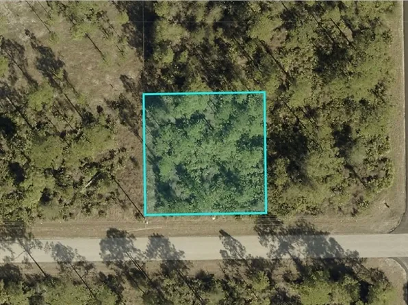 4105 E 2nd St, Lehigh Acres, FL 33936