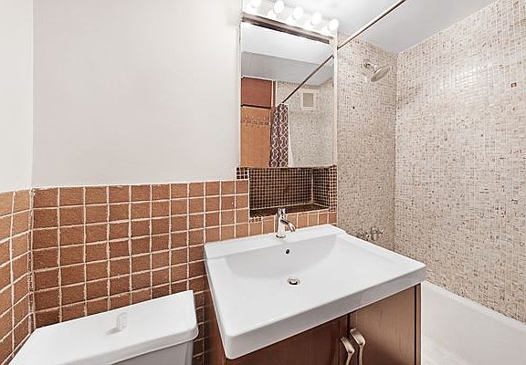 5th image of 320 E 54th St APT 1H