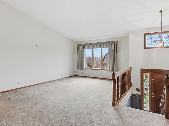4th image of 1020 Arbor Ridge Cir