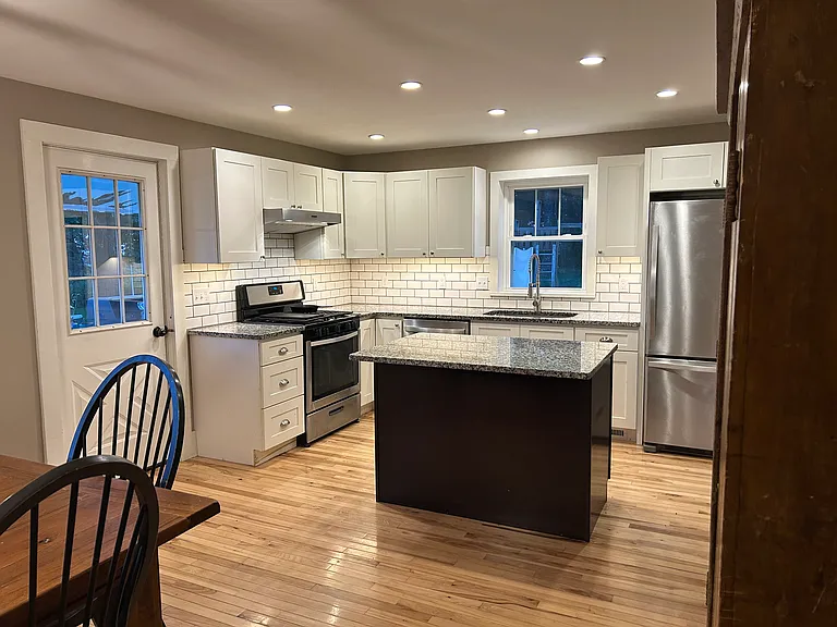 10024 Valley View Dr — Photo 3