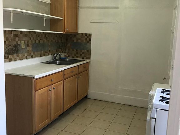 5th image of 340 Oakhill Ave APT 4