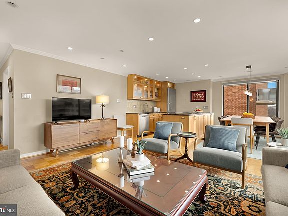 3rd image of 2501 Calvert St NW APT 901