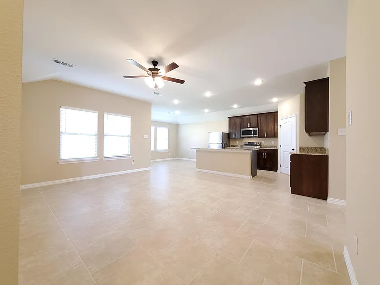 112 Canales Cir — Photo 8