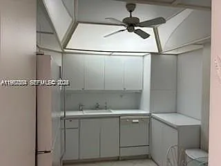 300 Bayview Dr #707 — Photo 12