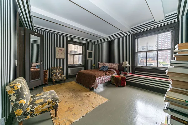 Sold by Compass | media 33