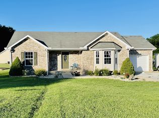 1013 S Tidwell Rd, Bon Aqua, TN 37025