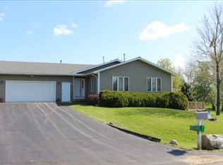 606 Pinehurst Ct, Twin Lakes, WI 53181