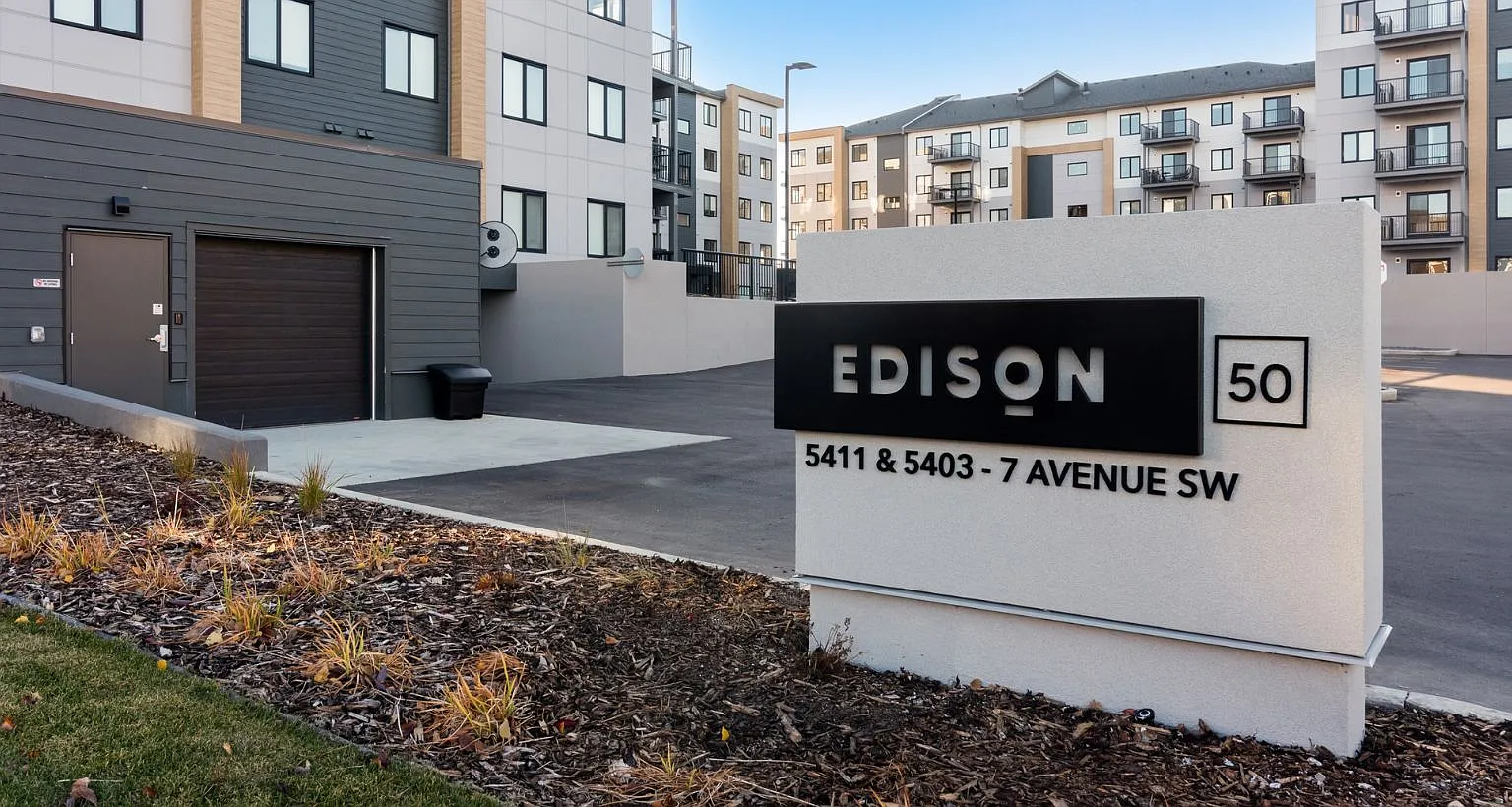 Edison 50 — Photo 3
