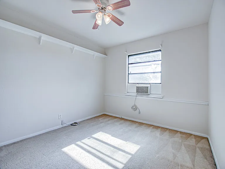 1701 Edge Hill Rd — Photo 9