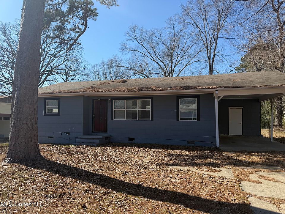 1st image of 251 Maxine Dr