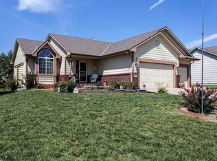 402 E Cheyenne Ct, Kechi, KS 67067