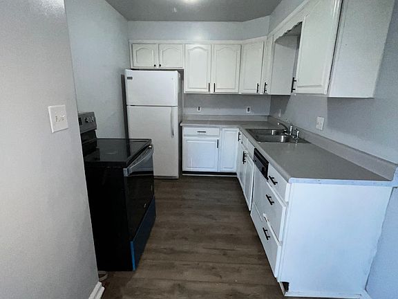 2nd image of 221 Far Hills Ave #2