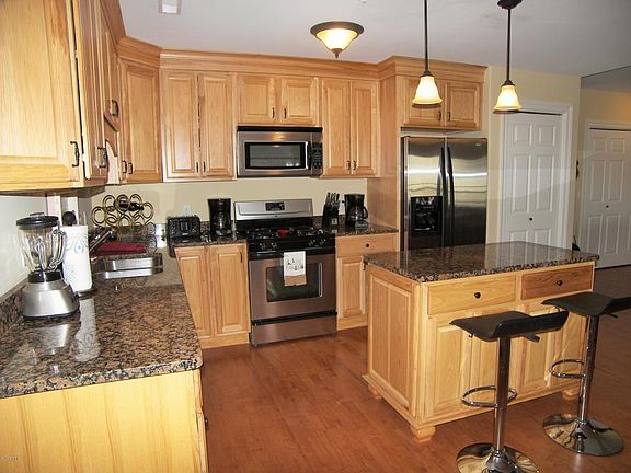 4th image of 231 N. Whittaker #16