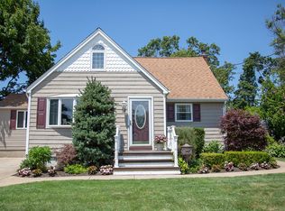 45 Wantagh Ave, East Islip, NY 11730