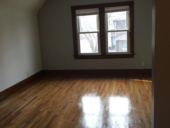 5th image of 1135 1/2 Thomas St