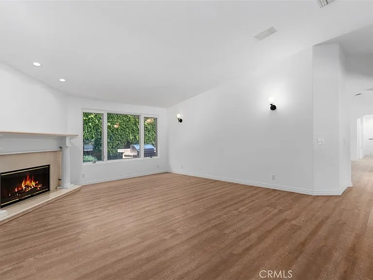 600 Cliff Dr — Photo 7