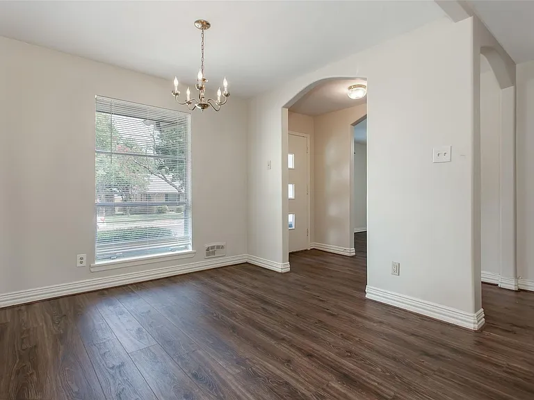 7445 Brentcove Cir — Photo 2