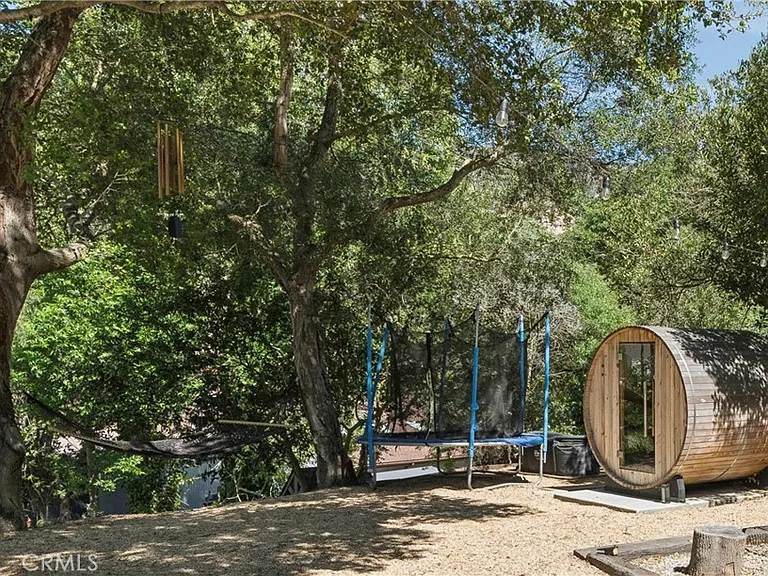 1377 Lewellyn Dr — Photo 29