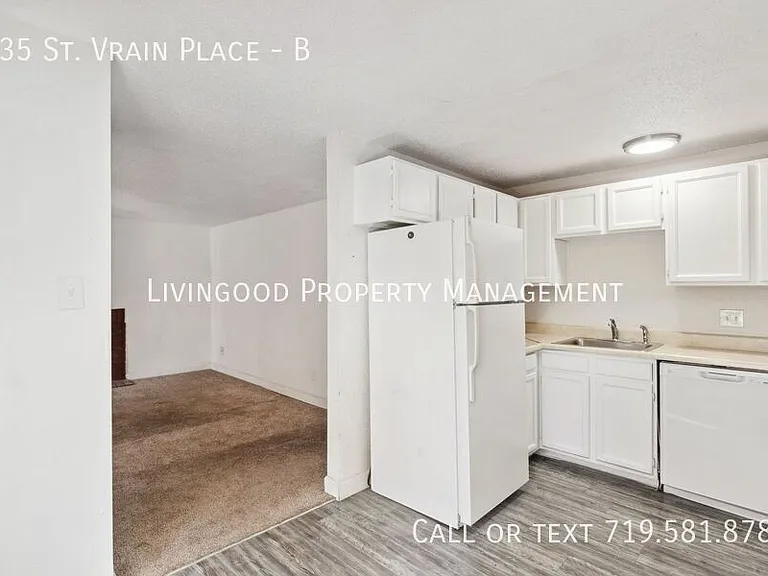 435 Saint Vrain Pl #B — Photo 4