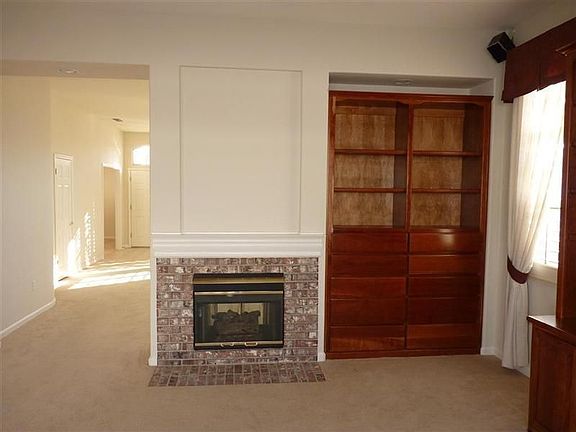5th image of 301 Station Ct
