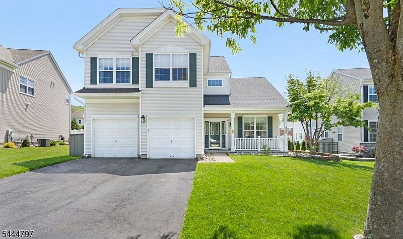 1st image of 25 Rolling Rapids Ct