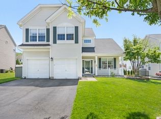 25 Rolling Rapids Ct, Hackettstown Town, NJ 07840
