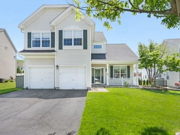 25 Rolling Rapids Ct, Hackettstown Town, NJ 07840
