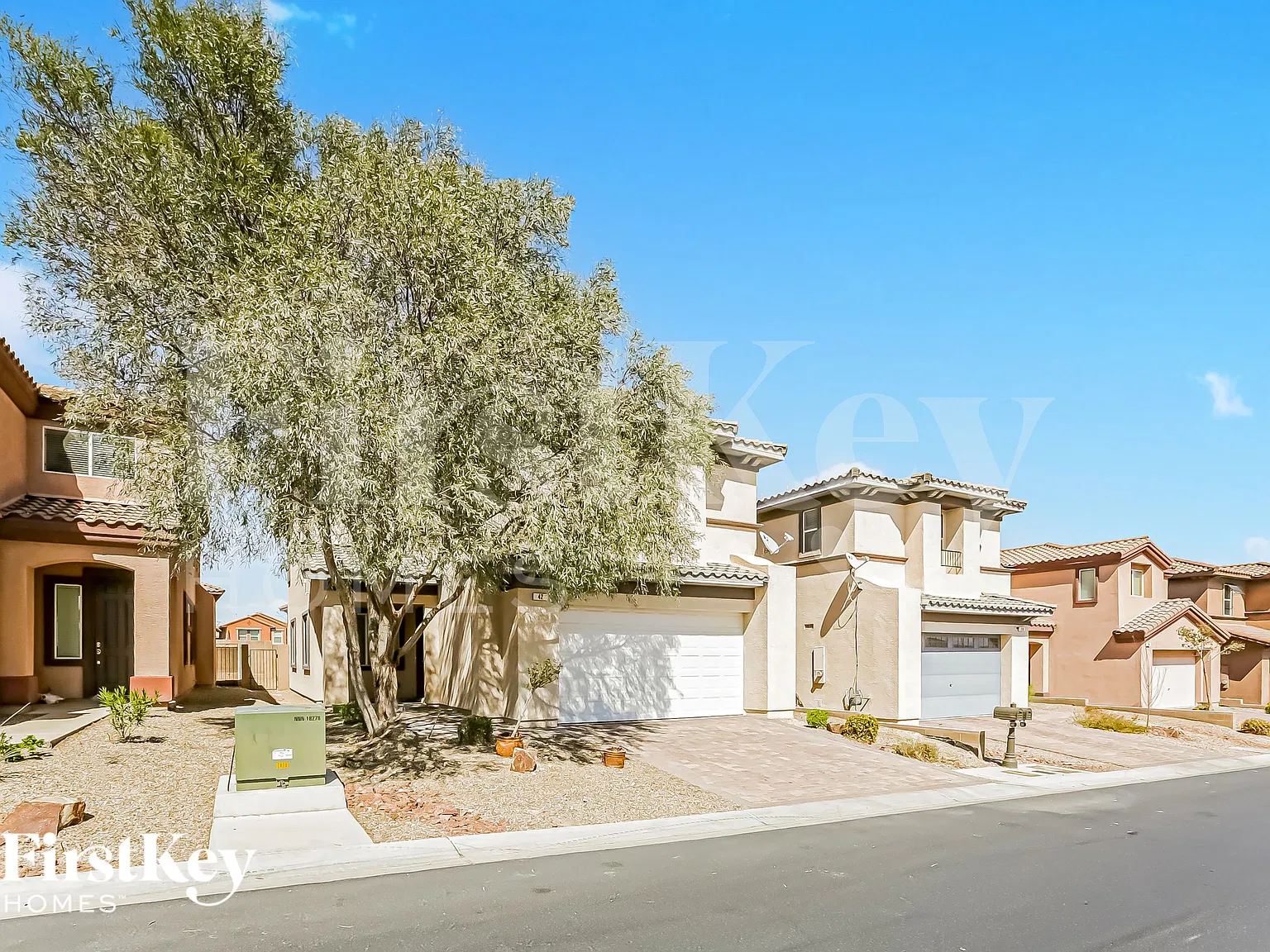 3 bed, 2.5 bath, 2514 sqft, $2,565 — Photo 2