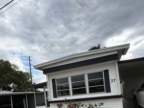 37 Short St, Tavares, FL 32778