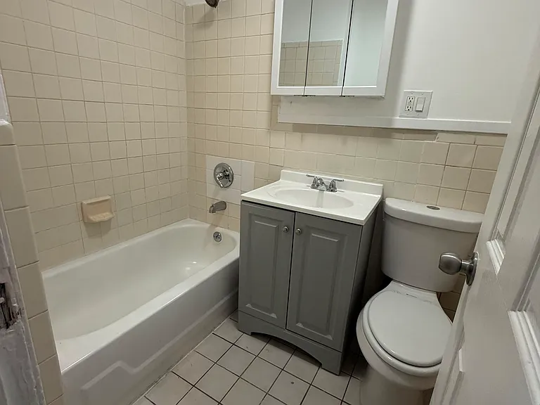 544 Grove St #2 — Photo 1