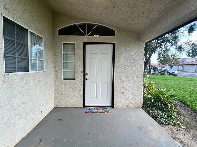 92 Rosewood Cir — Photo 3