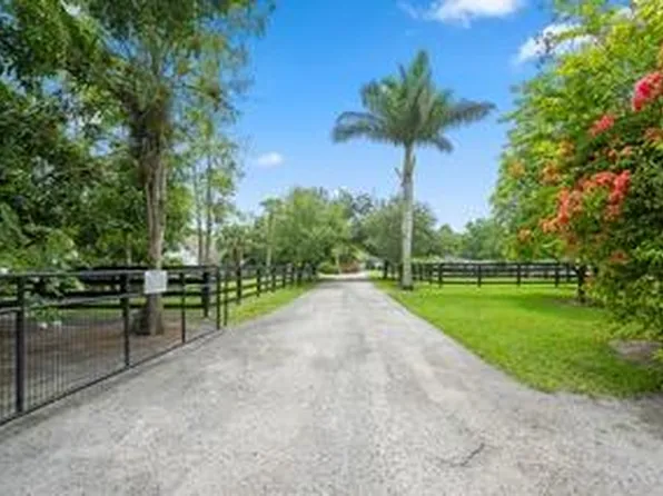 708 Rambling Drive Cir, Wellington, FL 33414