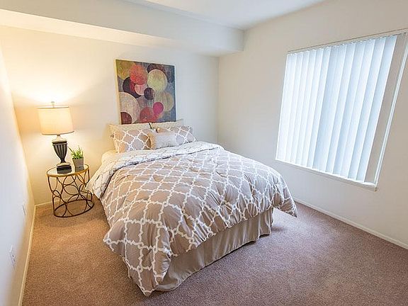 5th image of 2103 Glencoe Hills Dr APT 5